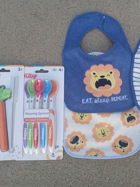 NUBY Teething Carrot + Weaning Spoons + 4 Baby Eureka Bibs Set